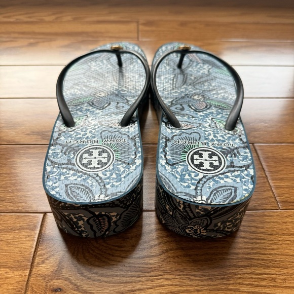 Tory Burch Women's Black / Navy Thandie Wedge Flip Flops - Picture 4 of 10